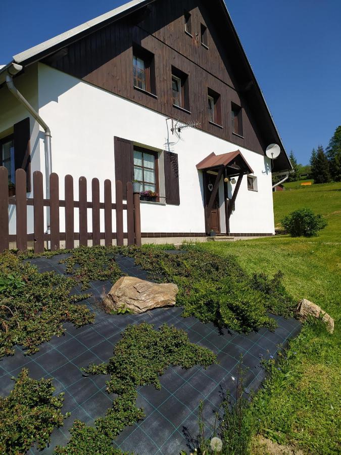 Hotel U Tomicku à Paseky nad Jizerou Extérieur photo